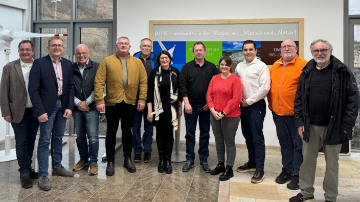 Vertreter aller demokratischen Leuner Fraktionen informierten sich zusammen mit dem Landtagsabgeordneten Frank Steinraths und Bürgermeister Alexander Schneider bei der Hermann Hofmann Gruppe über das geplante Pumpspeicherkraftwerk.